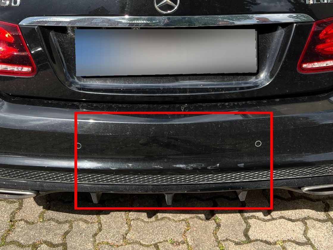 Begutachteter Heckschaden an einem Fahrzeug
